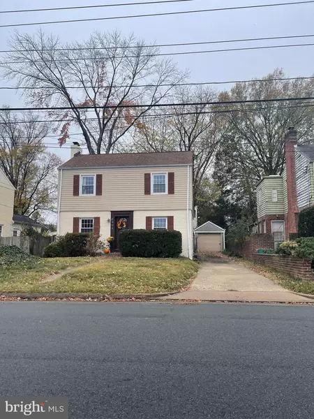 2804 CAMERON MILLS RD, Alexandria, VA 22302