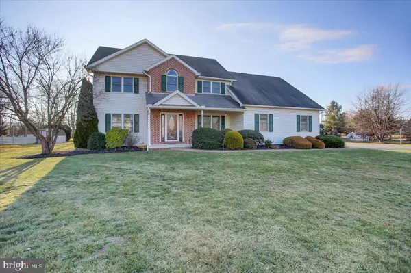 230 CHESTNUT DR, Shippensburg, PA 17257