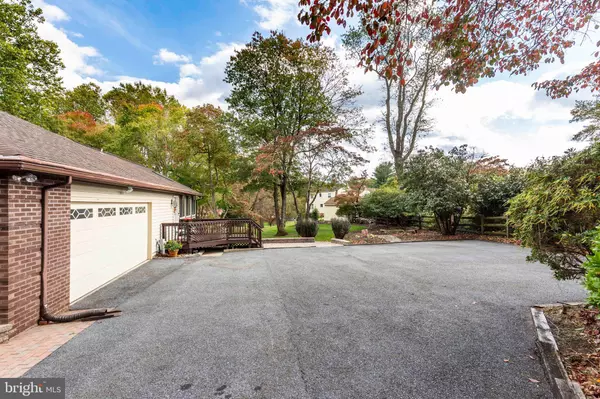 Reisterstown, MD 21136,5 S LAKE WAY