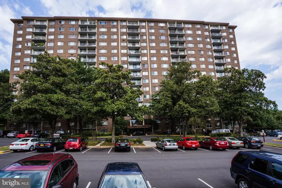 2059 HUNTINGTON AVE #702, Alexandria, VA 22303