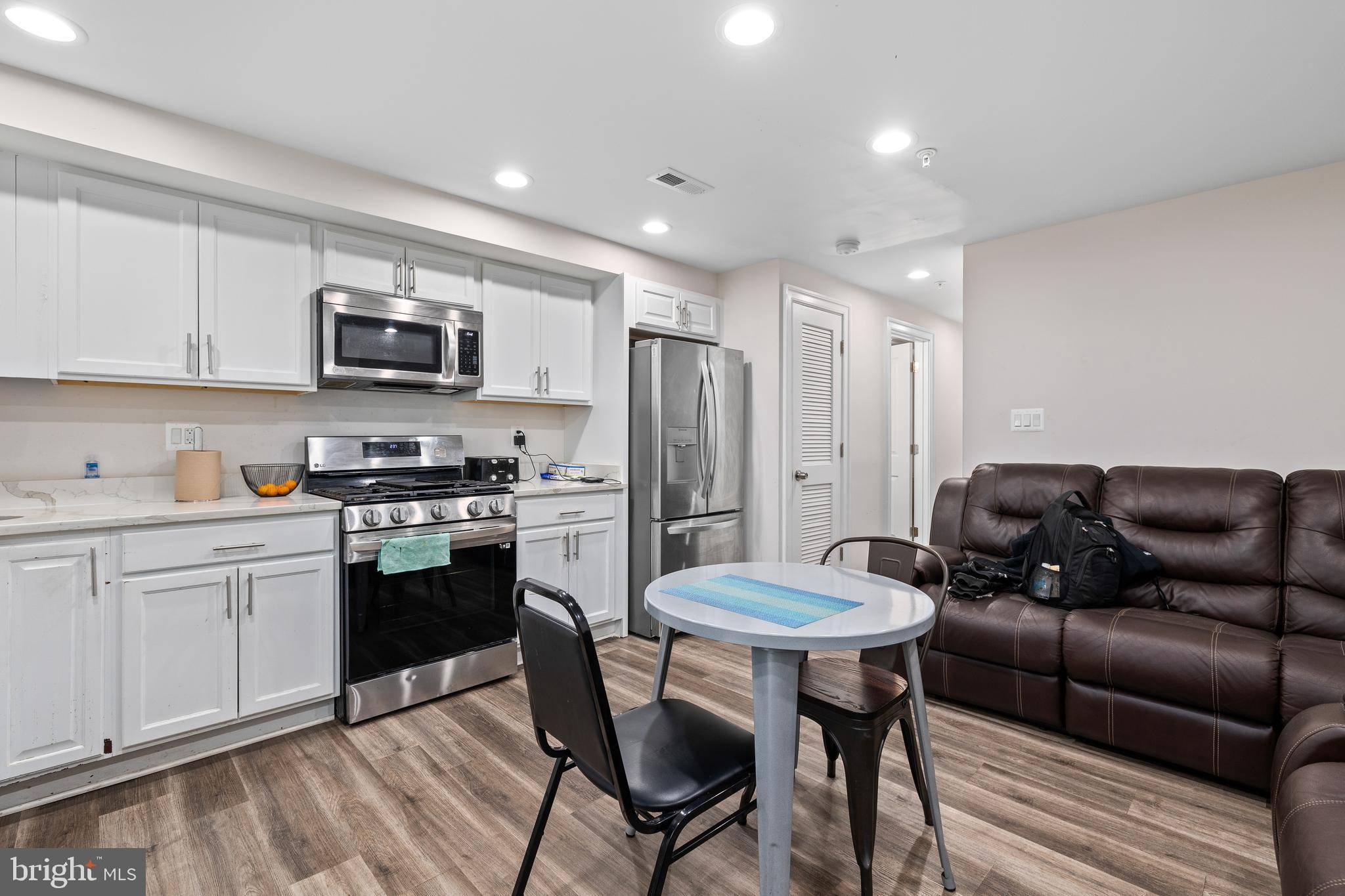 Washington, DC 20002,1421 HOLBROOK NE #B