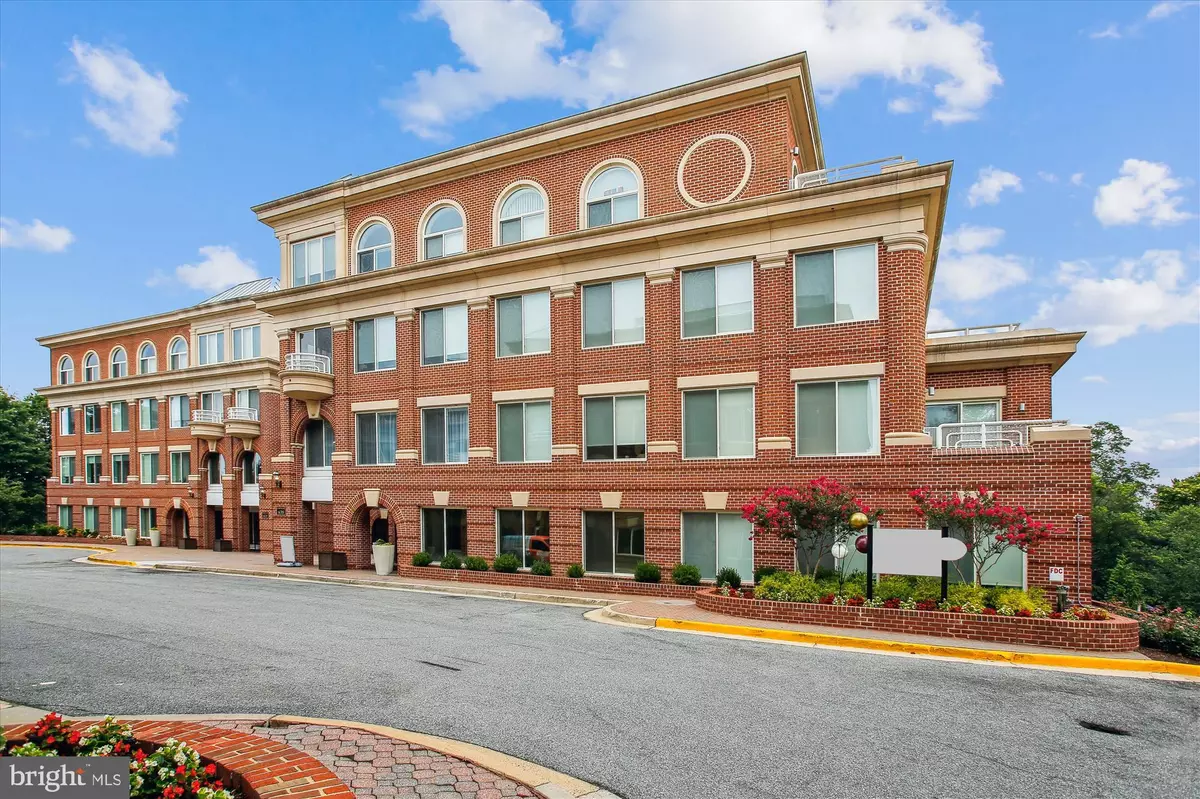 Alexandria, VA 22314,625 SLATERS LN #307