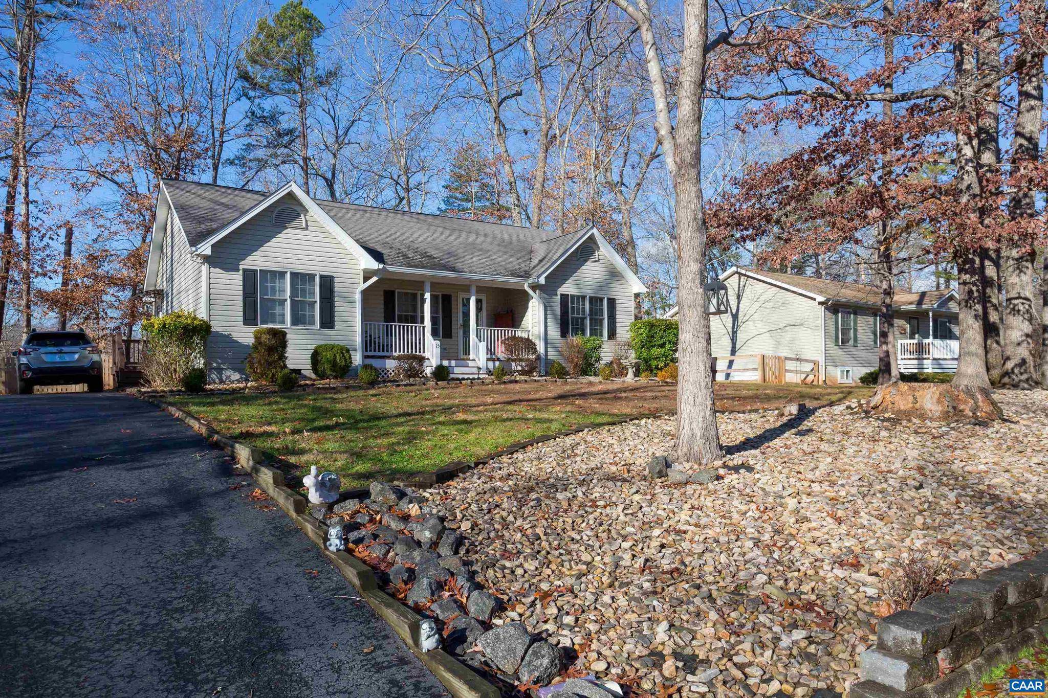 Palmyra, VA 22963,15 RIVERSIDE DR