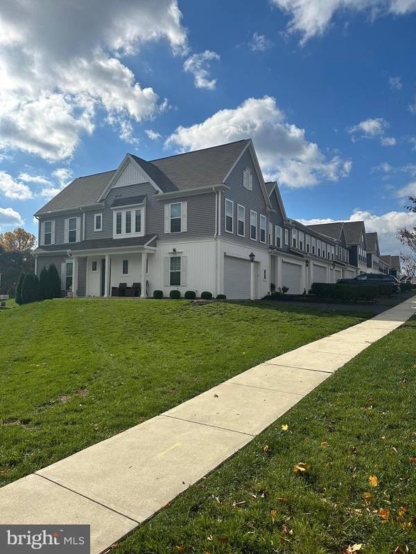 2202 RED FOX DR, Hummelstown, PA 17036