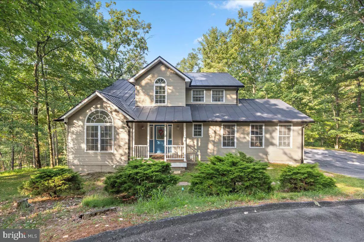 Cross Junction, VA 22625,523 NORTHWOOD CIR