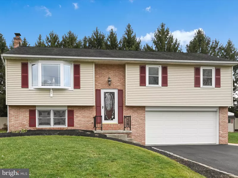 2222 SEITZ DR, Lancaster, PA 17601