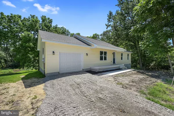 Laurel, DE 19956,613 W 8TH ST