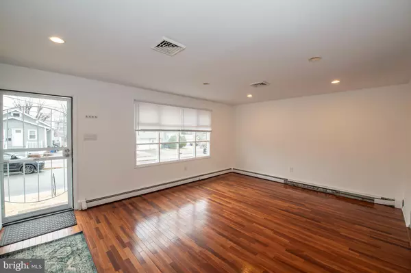 Glenside, PA 19038,118 HOUSTON