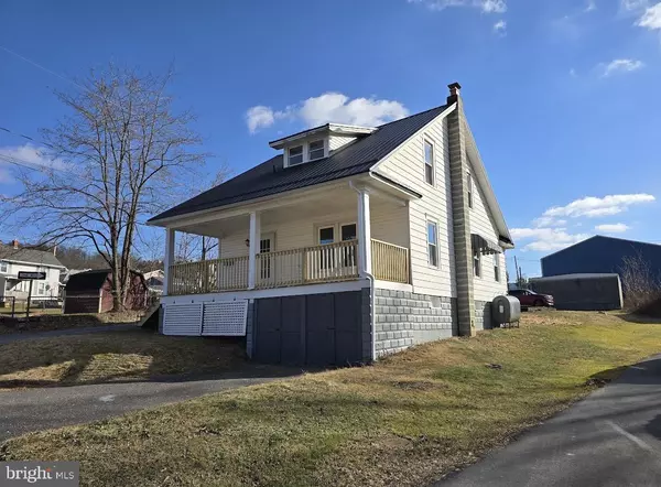 22 W SPANOGLE AVE, Lewistown, PA 17044