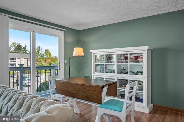 Dumfries, VA 22026,17060 CAPRI LN #201