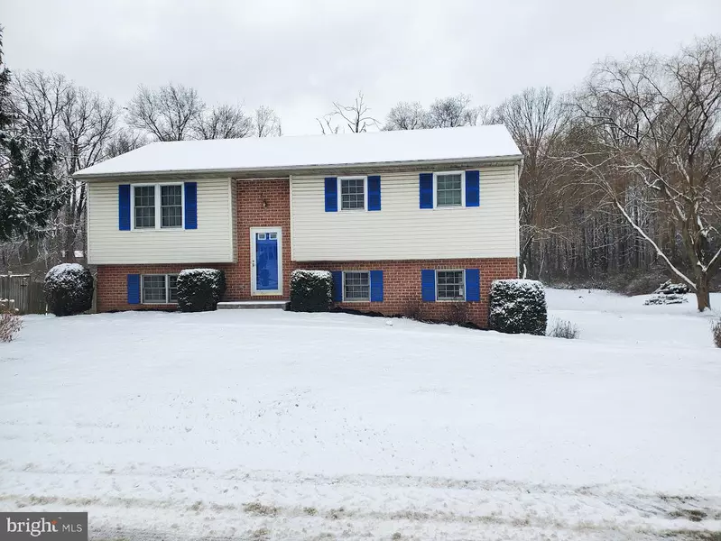 65 FREYS RD, Elizabethtown, PA 17022