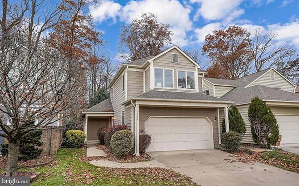 3138 ELMENDORF DR, Oakton, VA 22124