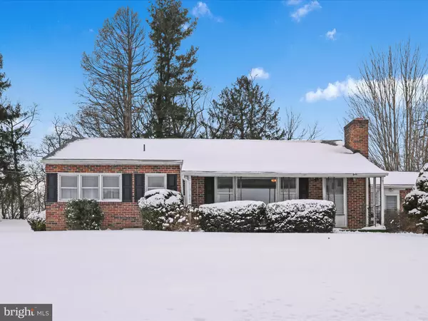 22 E BOEHMS RD, Willow Street, PA 17584