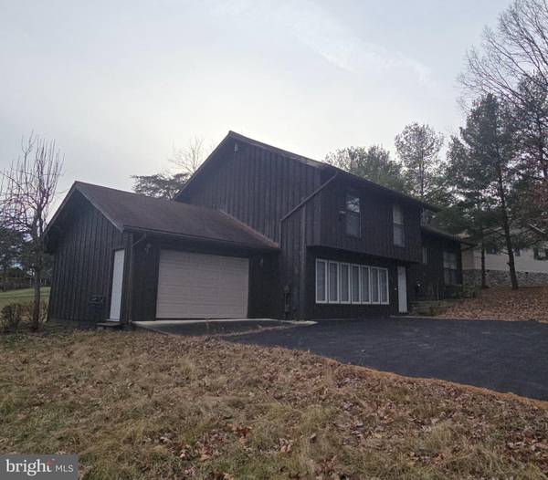 203 THE WOODS RD, Hedgesville, WV 25427