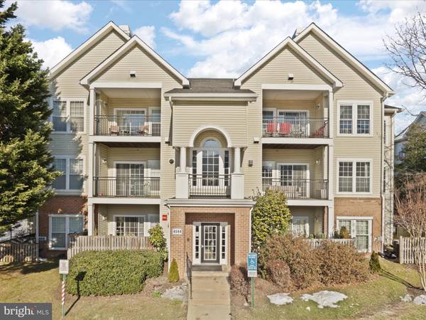 4144 FOUNTAINSIDE LN #204, Fairfax, VA 22030