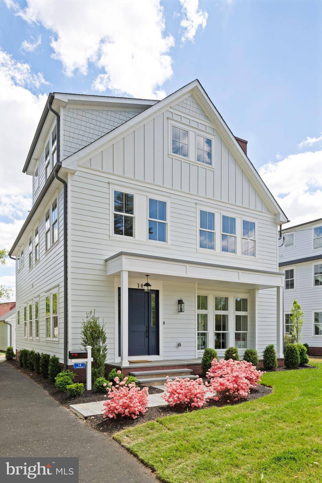 14 PELHAM RD, Philadelphia, PA 19119