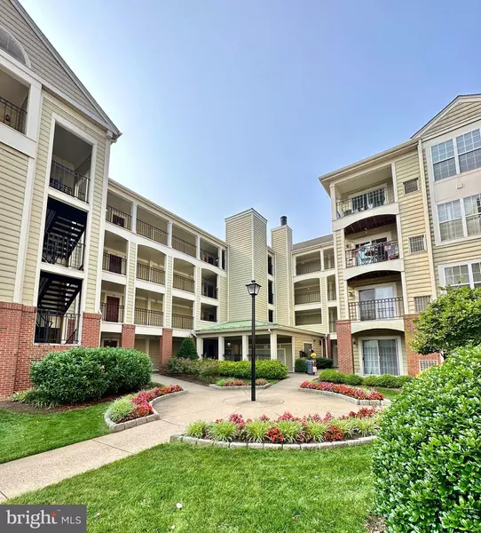 1100 QUAKER HILL DR #321, Alexandria, VA 22314