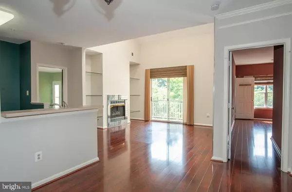 Alexandria, VA 22315,6551 GRANGE LN #402