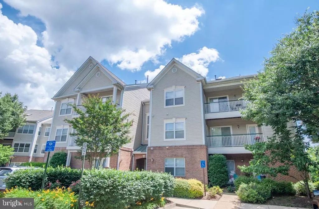 Alexandria, VA 22315,6551 GRANGE LN #402