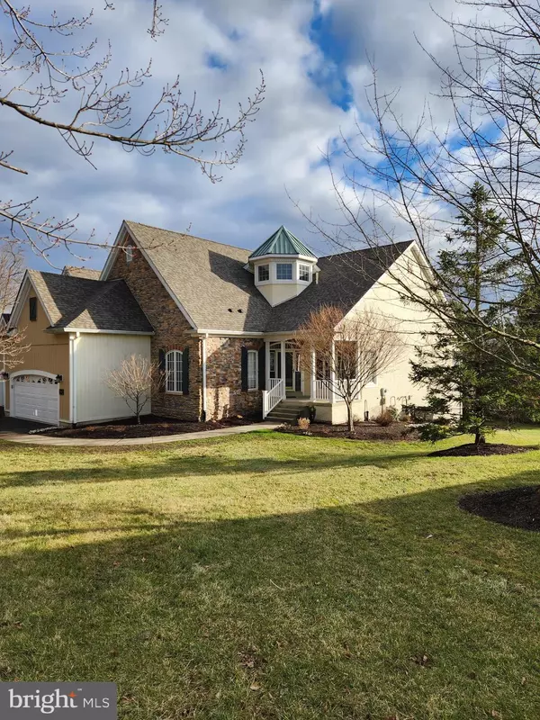 5871 HICKORY HOLLOW LN, Doylestown, PA 18902