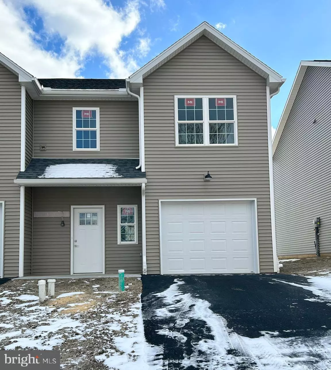 Cressona, PA 17929,35 RAILROAD ST