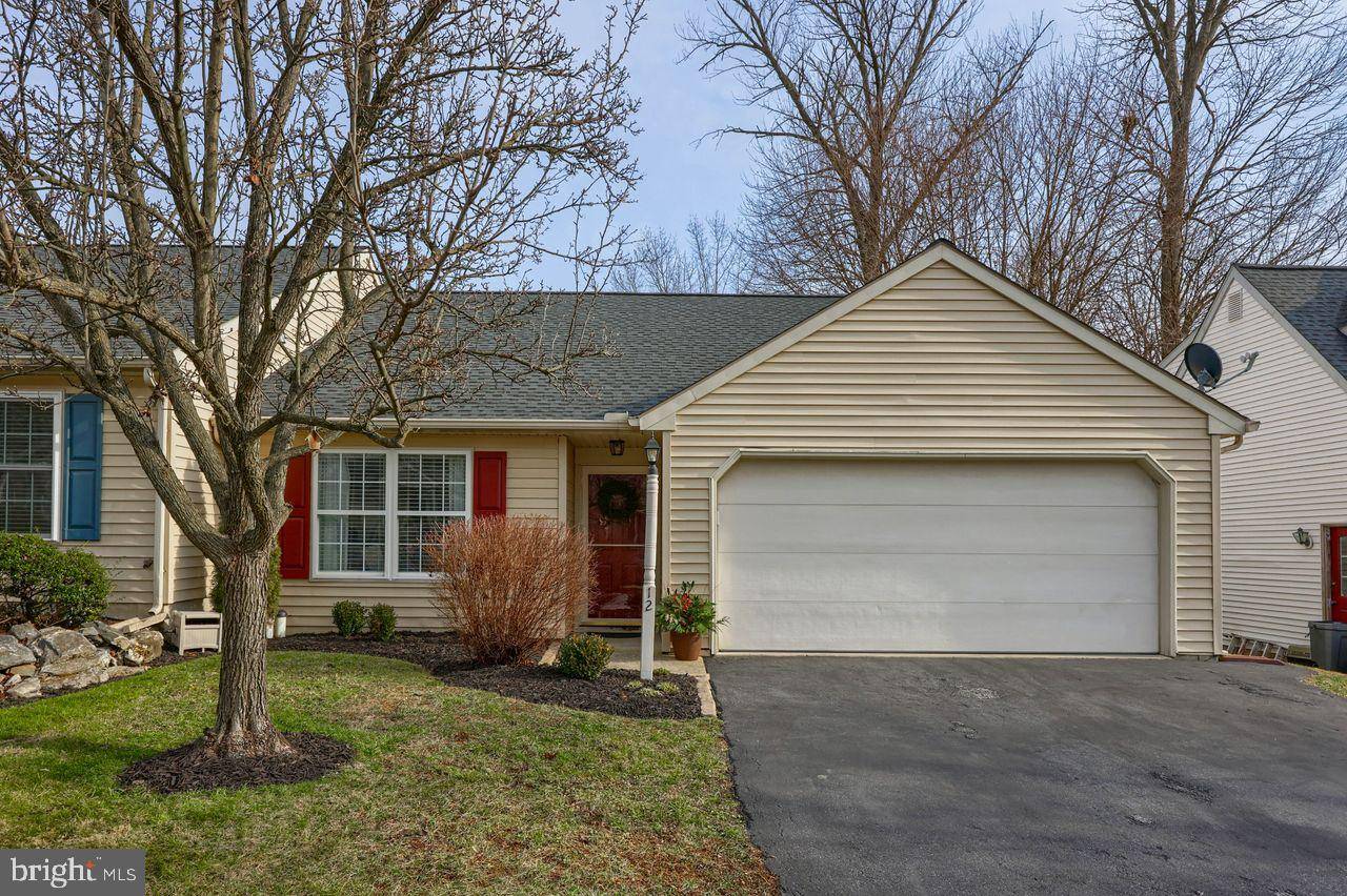 12 MILL POND DR, Lancaster, PA 17603