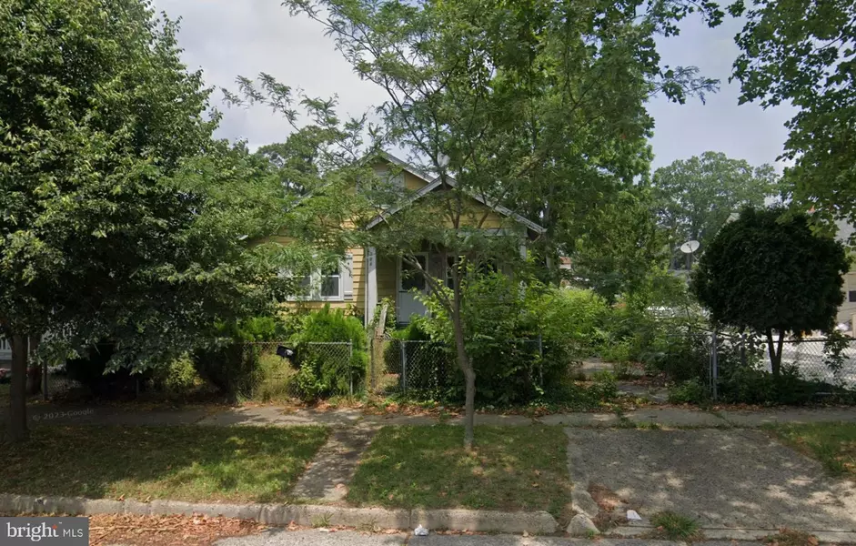 218 W MONTROSE ST, Vineland, NJ 08360