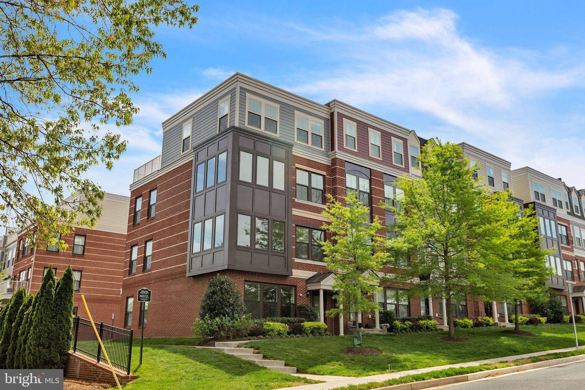 Fairfax, VA 22030,3951 OAK ST