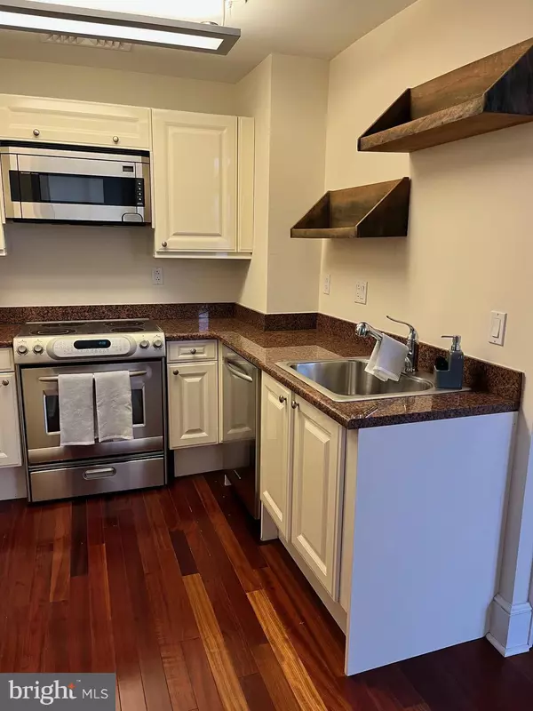 Philadelphia, PA 19102,1500 CHESTNUT ST #15I