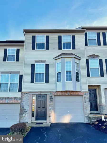 2718 EQUESTRIAN DR, York, PA 17402