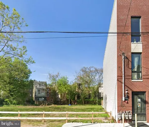 2415 RIDGE AVE, Philadelphia, PA 19121