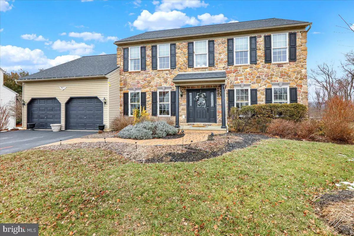 Morgantown, PA 19543,8 MILL STREAM DR