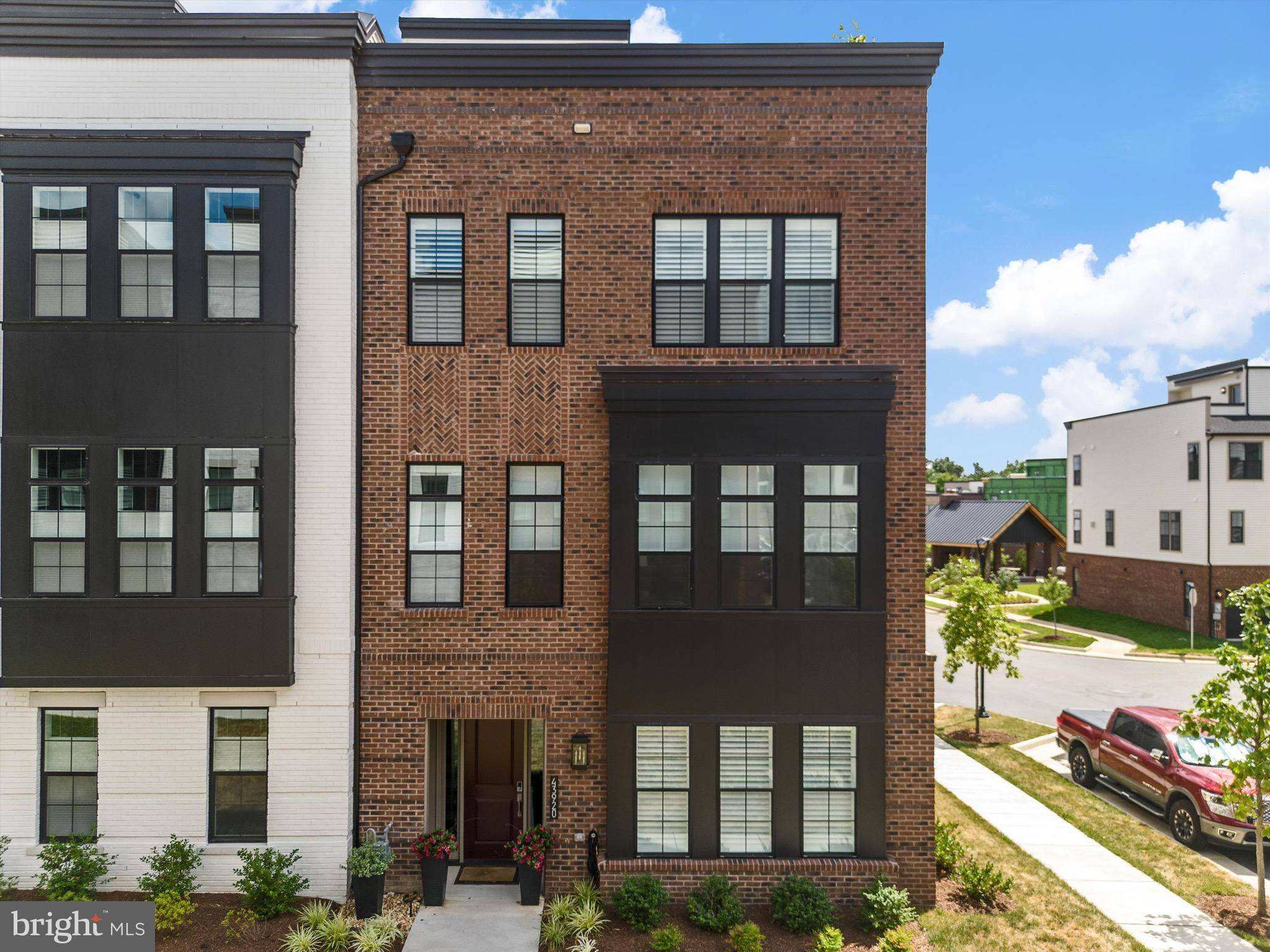 43920 HURLEYS HUNT TER, Ashburn, VA 20147