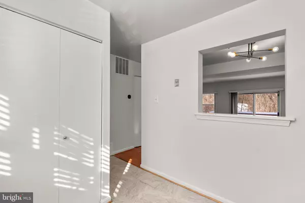 Capitol Heights, MD 20743,5716 GLADSTONE WAY S