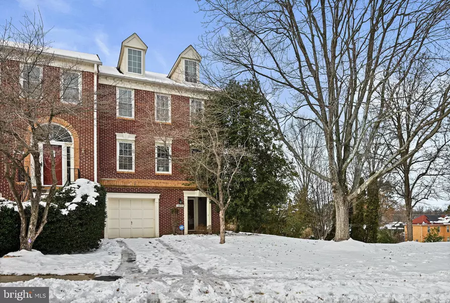 6812 MCLEAN PROVINCE CIR, Falls Church, VA 22043