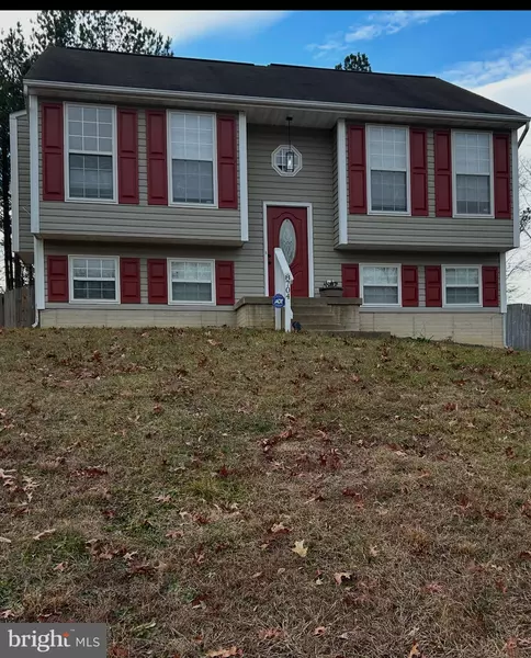 8704 OLDHAM RD, Fredericksburg, VA 22408