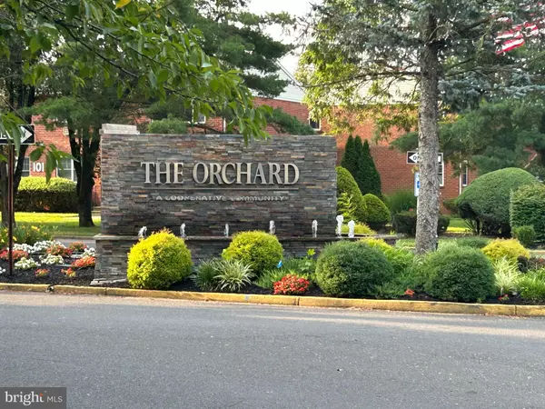 136-B THE ORCHARD, Cranbury, NJ 08512