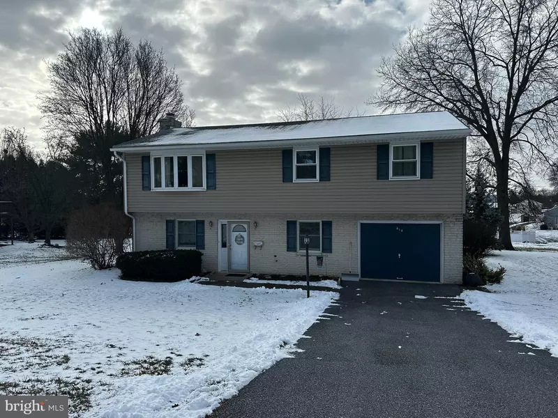 810 TERRACE AVE, Mount Joy, PA 17552