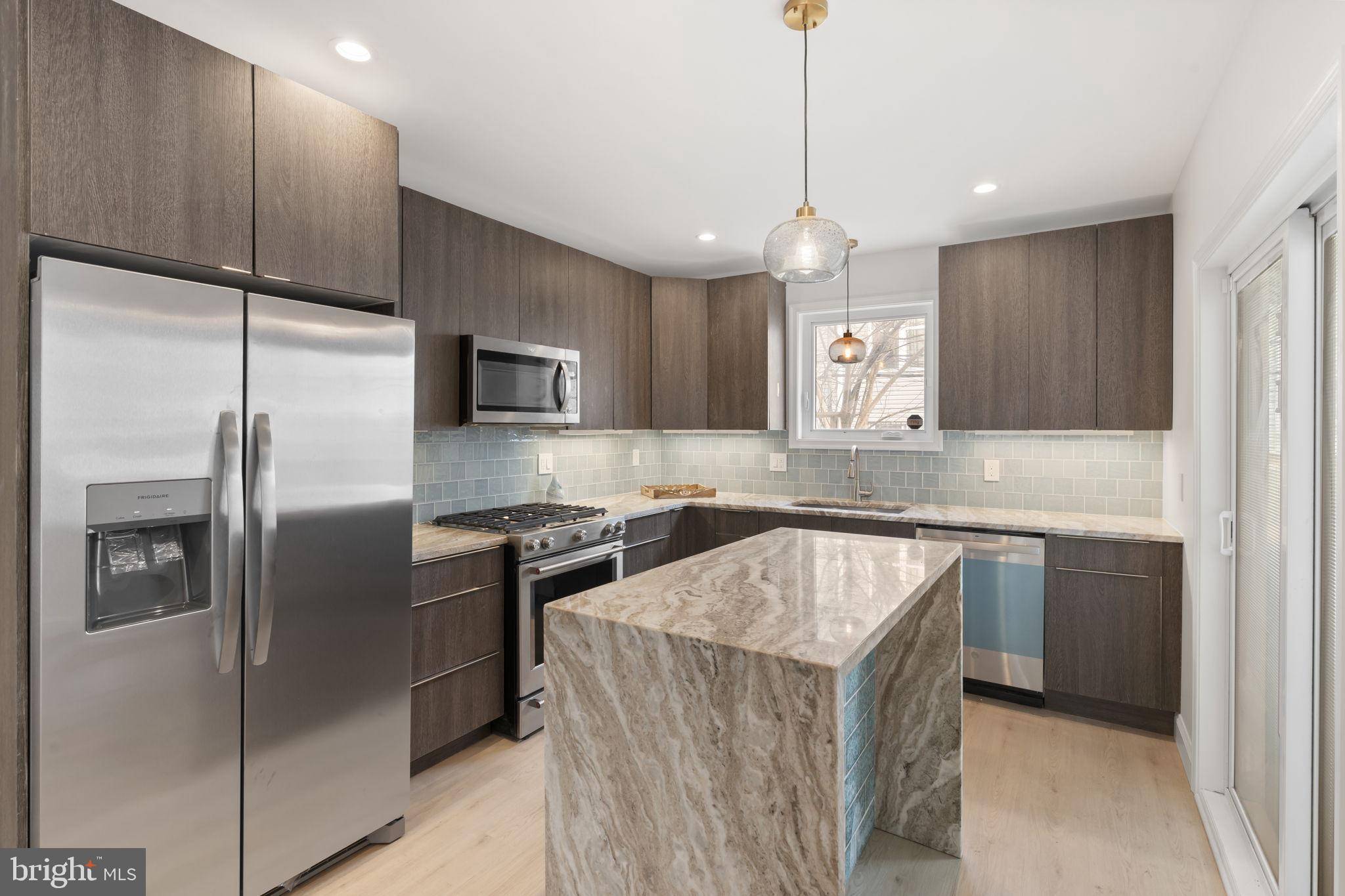 Philadelphia, PA 19146,2721 REED ST