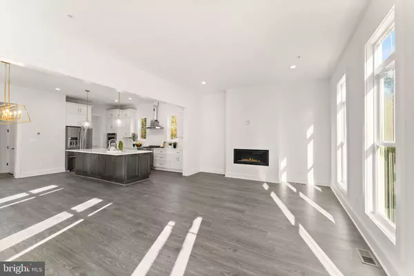 Fairfax, VA 22030,10634 POCKET PL