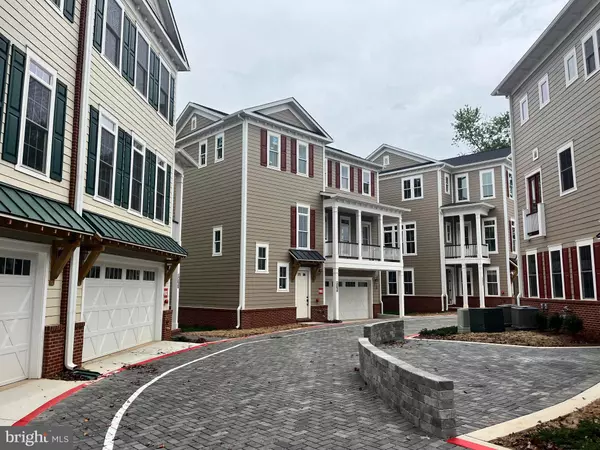 Fairfax, VA 22030,10634 POCKET PL