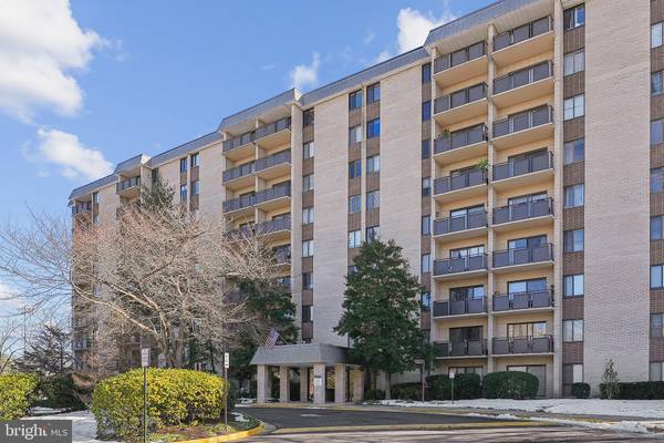 3101 S MANCHESTER ST #901, Falls Church, VA 22044