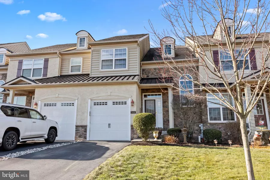 2416 HERITAGE CENTER DR, Furlong, PA 18925