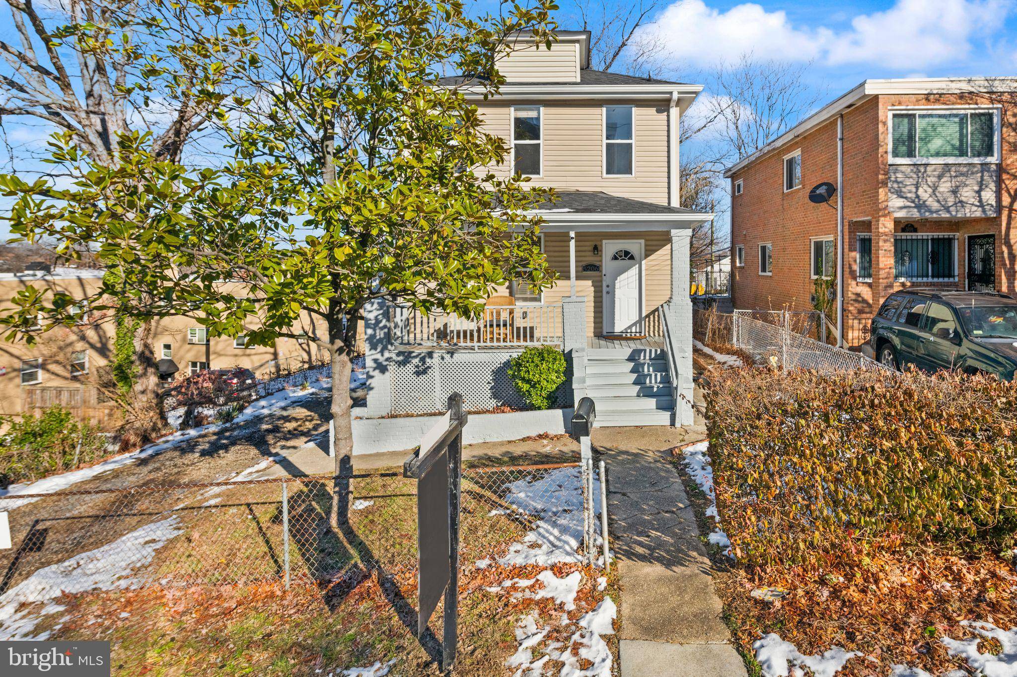 5206 CLAY ST NE,  Washington,  DC 20019
