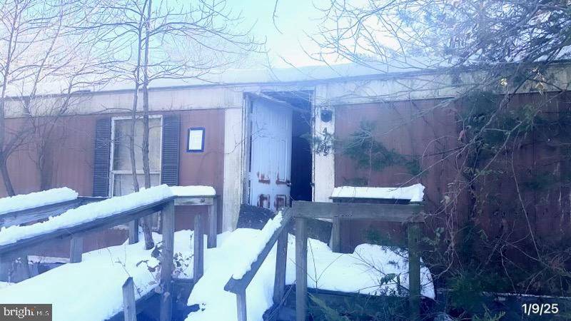 Hurlock, MD 21643,4715 PETERSBURG BACK ST