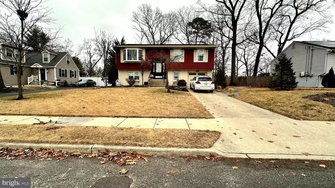 55 E 8TH AVE, Pine Hill, NJ 08021