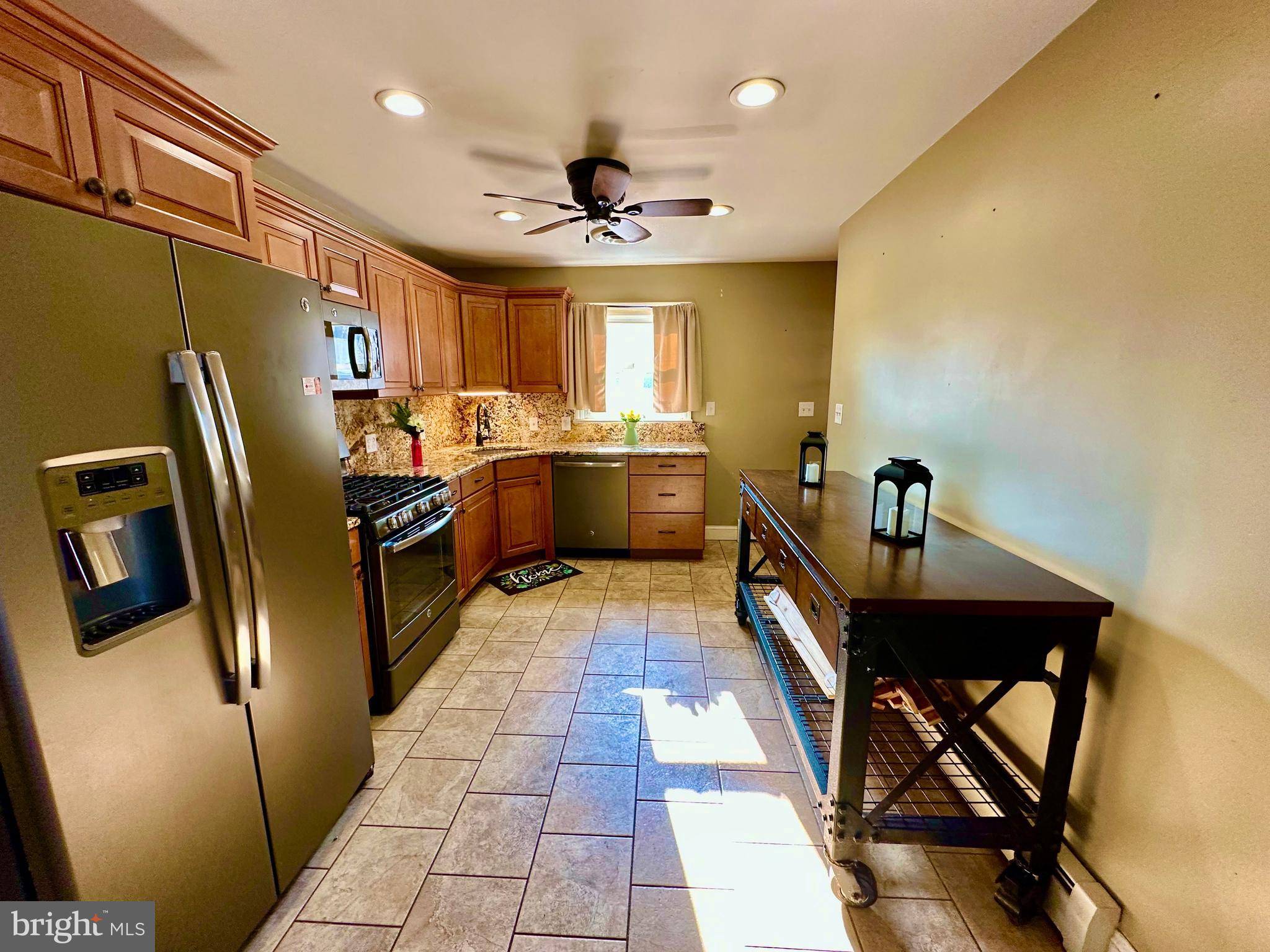 Sewaren, NJ 07077,152 SEWAREN AVE