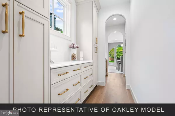Arlington, VA 22207,2133 N OAKLAND ST