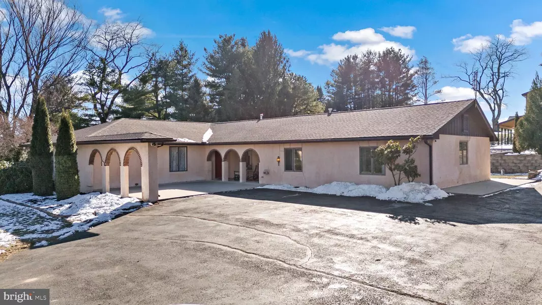 3088 SEISHOLTZVILLE RD, Macungie, PA 18062