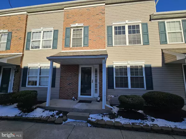 811 PURPLE MARTIN CT #203, Warrington, PA 18976